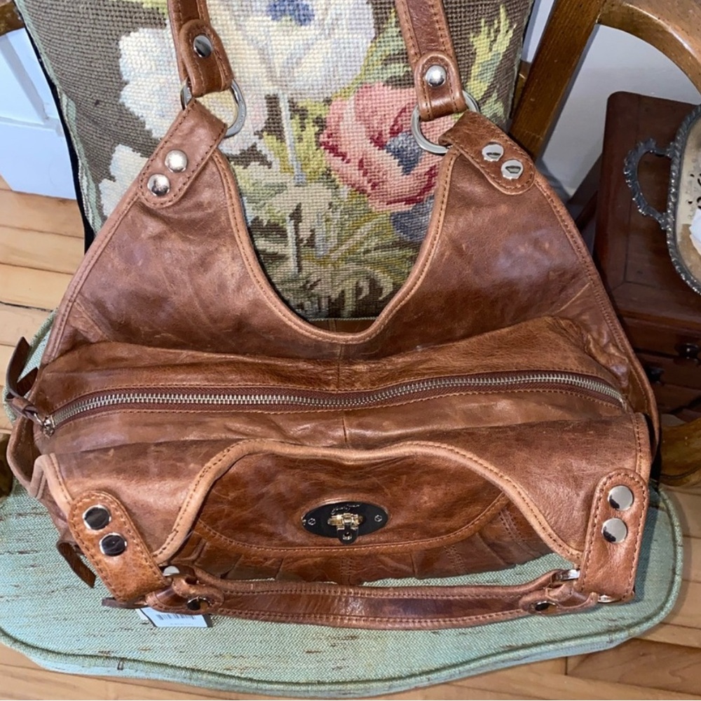 Junior Drake Whiskey Leather Shoulder Bag - Picture 8 of 13